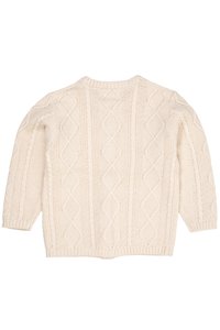 Sweter w kolorze off-white, wykonany na drutach, z teksturowanym wzorem w diamenty i prążkowanymi mankietami, okrągłym dekoltem oraz luźnym krojem.