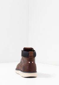 Thumbnail Image 4
