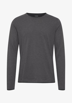 Cămașă gri cu mâneci lungi, realizată dintr-un material moale, cu guler rotund, croială dreaptă și bordură contrastantă neagră la guler și manșete.