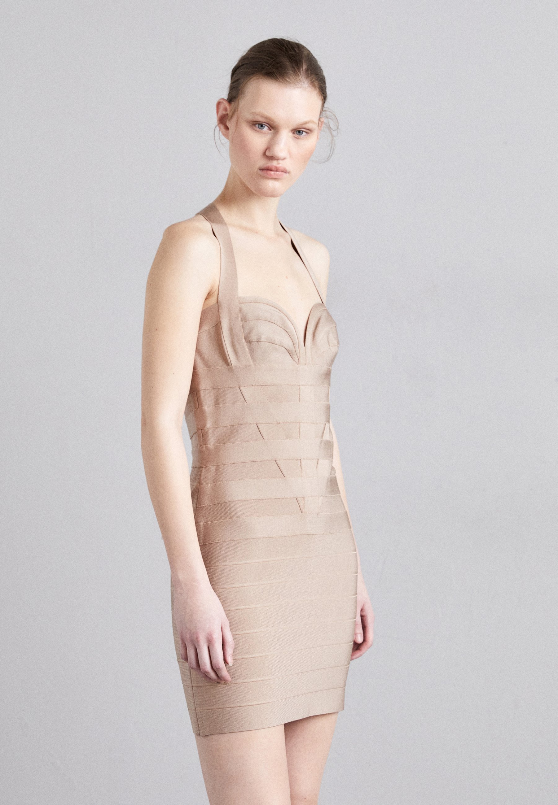 Herv Lger BANDAGE SWEETHEART MINI DRESS - Jumper dress - dune/nude -  Zalando