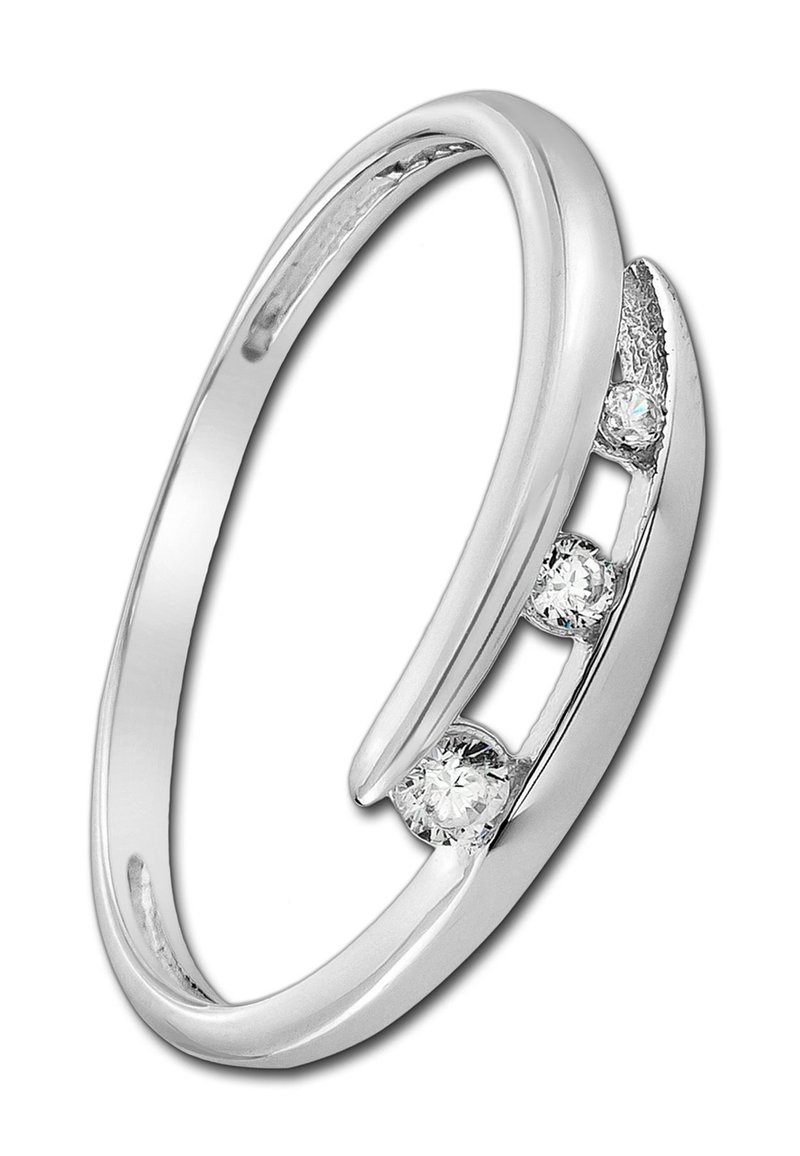 Bague en argent avec trois petits diamants ronds sertis en rangée dans un design de bande ouverte et chevauchante.