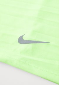 Nike Performance WRAP 2.0 UNISEX - Tubhalsduk - ghost green/silver