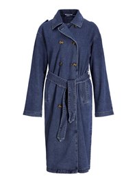Denim trenssjaket koos pikkade varrukatega, topelt nööpidega esiosa ja vöökoht. Värv: tume sinine. Omab nööpe ja küljetaskuid.