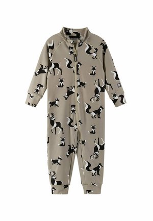 Brauner Jumpsuit mit einem Muster aus schwarzen und weißen Tieren, darunter Füchse und Rehe. Er hat lange Ärmel und einen zentralen Reißverschluss.