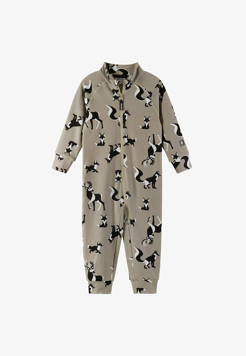 Brauner Jumpsuit mit einem Muster aus schwarzen und weißen Tieren, darunter Füchse und Rehe. Er hat lange Ärmel und einen zentralen Reißverschluss.