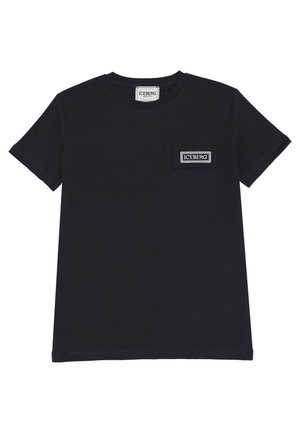 T-shirt in cotone blu navy con collo tondo, maniche corte, tasca frontale con etichetta grigia e orlo dritto.