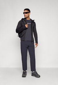 Peak Performance FLO CHILL LIGHT ZIP HOODY - Felpa con zip - black