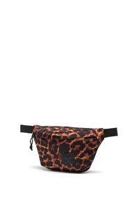 Leopardmönstrad midjeväska i svarta och orangea nyanser, tillverkad av slitstark tyg, med justerbart svart rem och synlig märkesetikett.