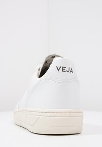 Veja V-10 - Sapatilhas - white
