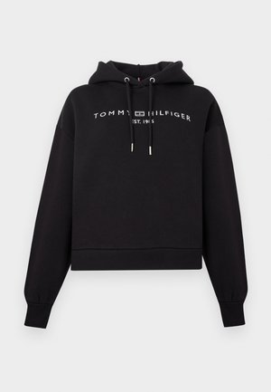 Czarna krótka bluza z kapturem ze sznurkiem, z białym napisem logo "TOMMY HILFIGER EST. 1985" z przodu oraz ściągaczami na mankietach i dole.