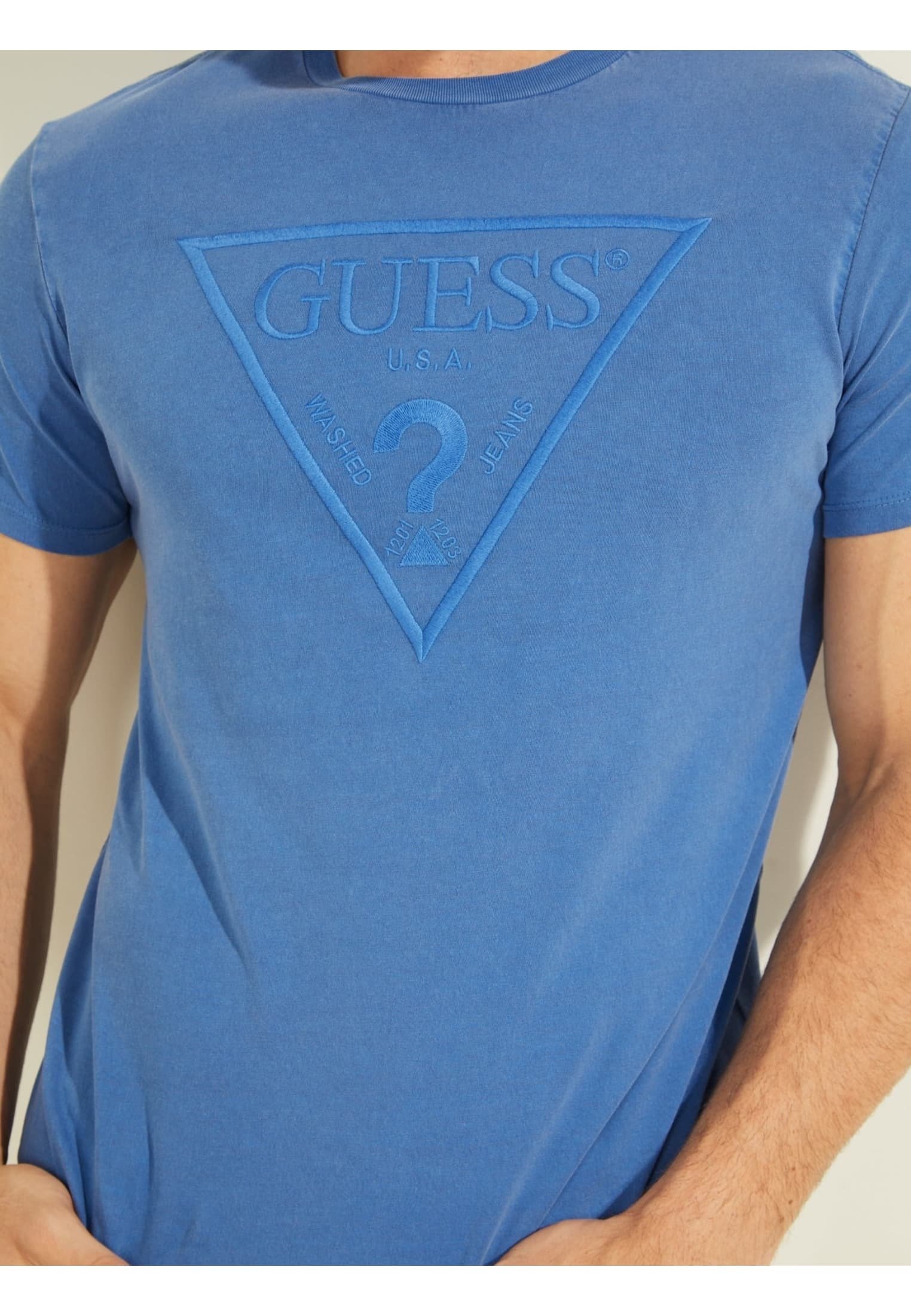 Guess TRIANGLE - T-shirt print - blue 