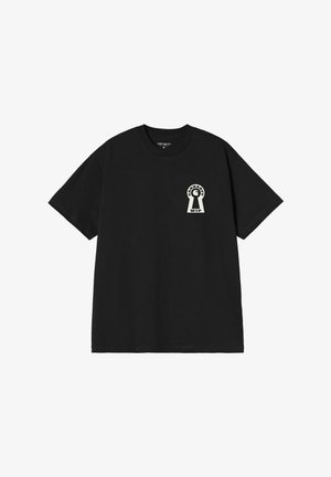 Czarny T-shirt z krótkim rękawem, z małym białym logo w kształcie otworu i napisem "Carhartt WIP" na lewej piersi, średniej wielkości metka wewnątrz kołnierza.