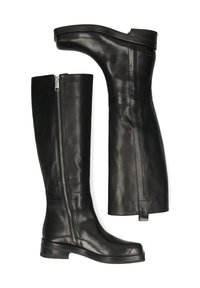 Czarne skórzane kozaki za kolano z bocznym zamkiem, lekko zakrzywionym kształtem, płaską podeszwą, gładką fakturą i minimalistyczną estetyką.