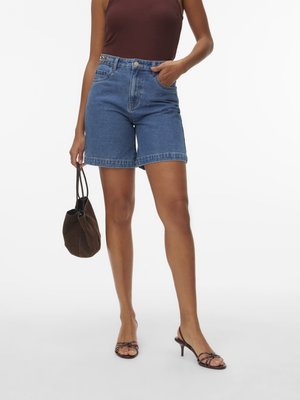 Vero Moda VMKATHY - Jeansshort - medium blue denim