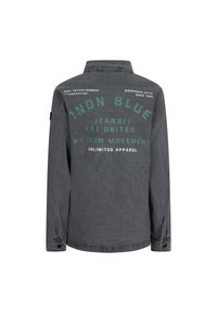 Grå långärmad skjorta med krage, med grön grafisk text på baksidan. Tillverkad av mjukt tyg med en slät yta.