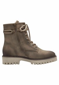 Botas de tobillo marrones hechas de material suave, con cordones, cremallera lateral y una suela robusta y acanalada de color claro.