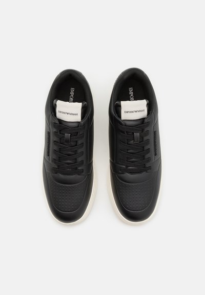 Emporio Armani Baskets basses - black