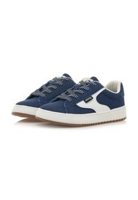 Marineblaue Leinensneaker mit weißen Akzenten und Gummisohlen. Sie verfügen über graue gemusterte Schnürsenkel und eine strukturierte Oberfläche, die ein sportliches Design bietet.