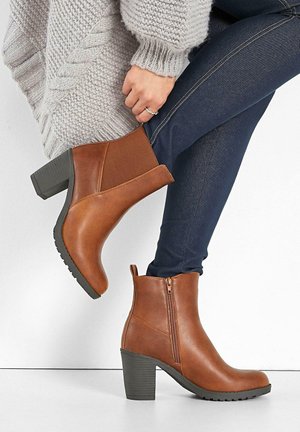 Stivaletti - brown