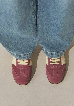 REGULAR FIT - FOREVER COMFORT SLIMLINE PANELLED  - Tossud - pink