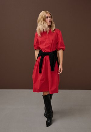 Culture CUANTOINETT - Denné šaty - fiery red