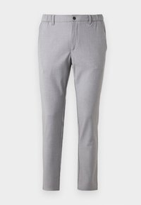Chinos grises hechos de una tela con textura suave, que cuentan con una cinturilla elástica, bolsillos laterales y un diseño de corte ajustado.