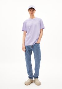 ARMEDANGELS MAARKOS - T-Shirt basic - lavender light