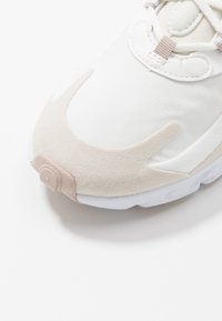 Nike Sportswear Air Max 270 React Sneaker Low Summit White Light Orewood Brown White Fossil Stone Hydrogen Blue Weiss Zalando De