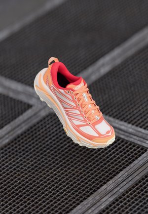MAFATE SPEED 2 UNISEX - Trainers - pale tangerine/ember