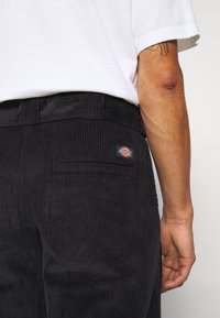Dickies Tygbyxor - black