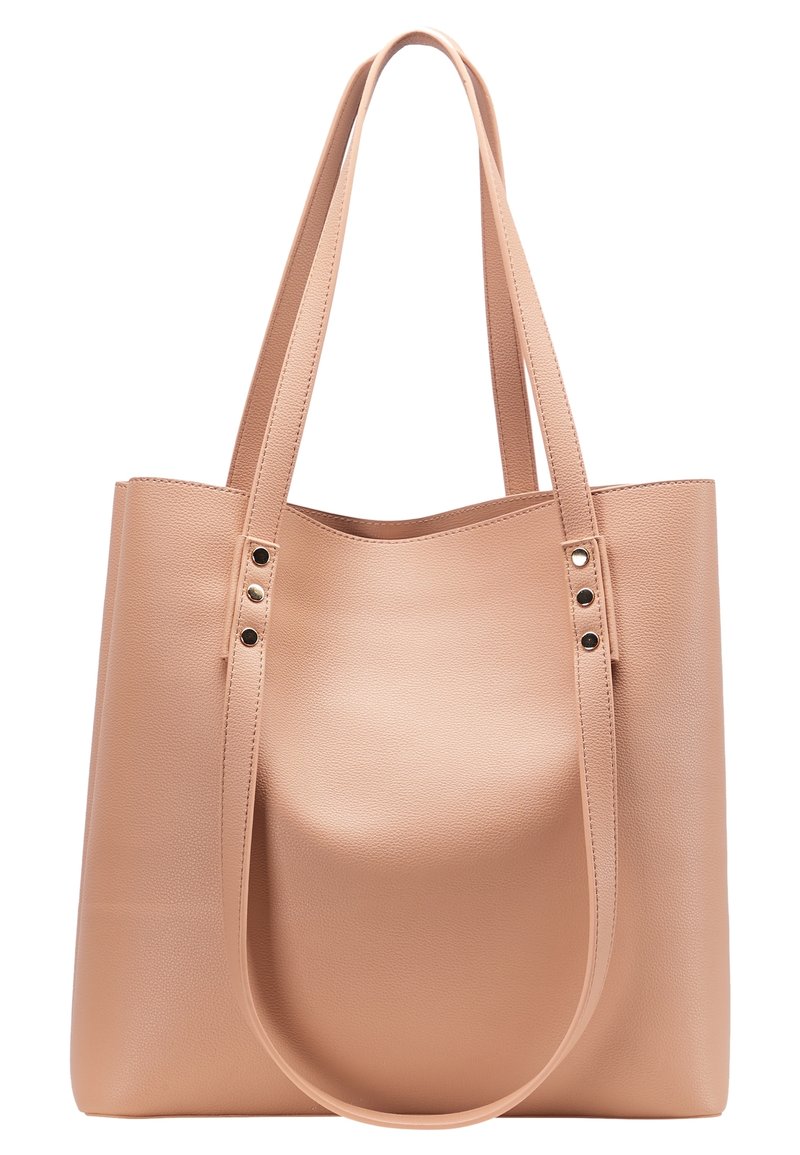 Taná taška vyrobená z texturované umělé kůže s dvěma uchy. Obsahuje vrchní švy a tři dekorativní nýty na každé straně.