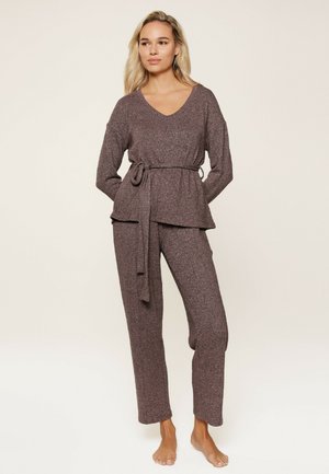 Twee-delig lounge-set met een diepe V-halslijn, lange mouwen, een ceintuur op de peplum-top en rechte broekspijpen in een gemoffelde, gedempte mauve kleur.