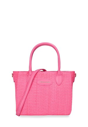 Sac à main rose tissé avec deux poignées supérieures et une bandoulière amovible, avec une plaque logo "pierre cardin" à l'avant.