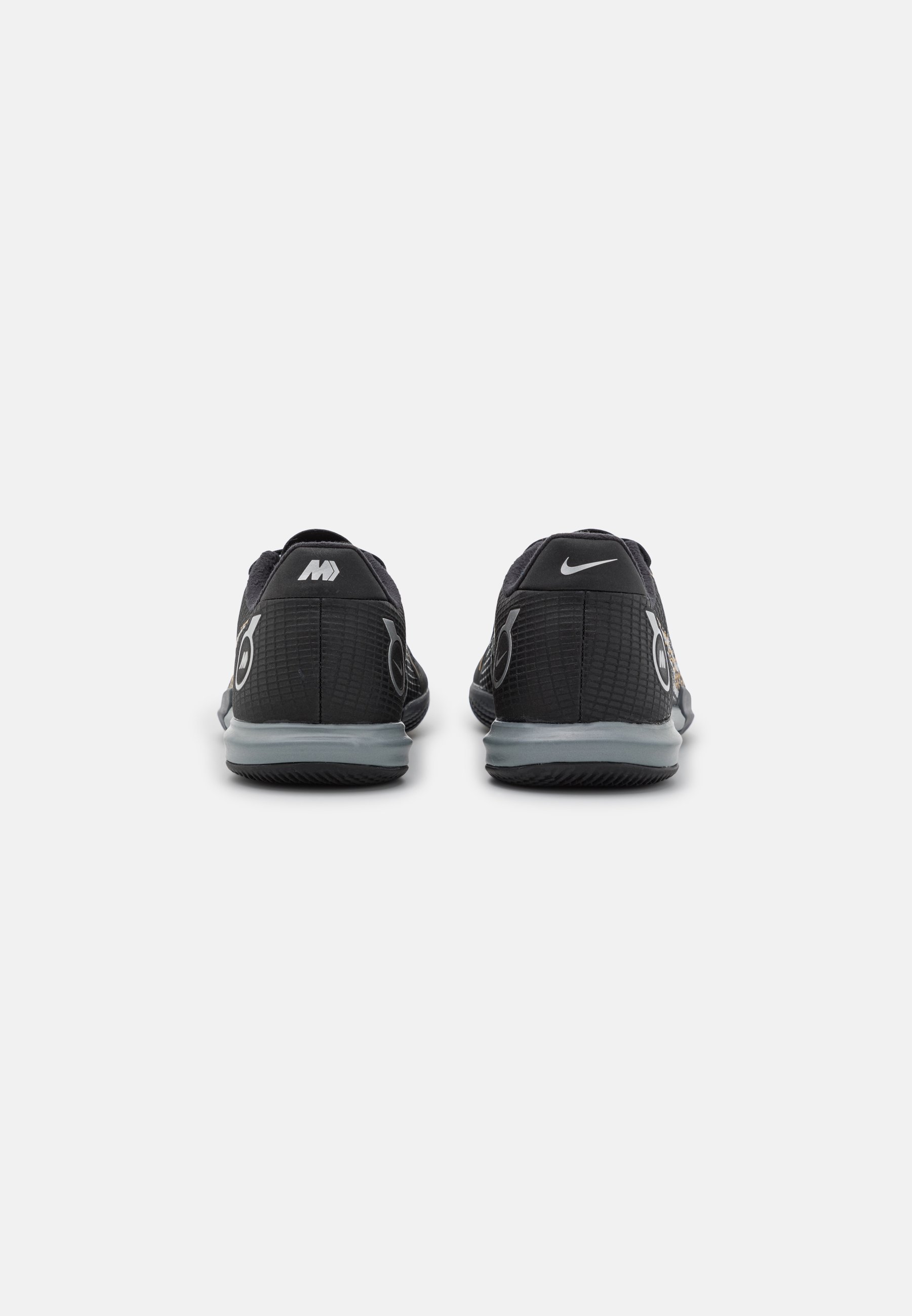 Zapatillas deportivas Nike Performance Hombre | ACADEMY CR7 IC - Botas de  fútbol sin tacos white/black/pure platinum - Education Lamp