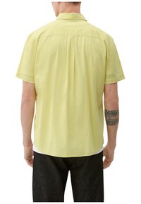 s.Oliver KURZARM - Overhemd - limettengrün