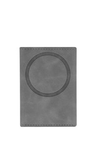 Grijze leren portemonnee met een gladde textuur, voorzien van een ronde reliëfaccent in het midden en nette stiksels langs de randen.