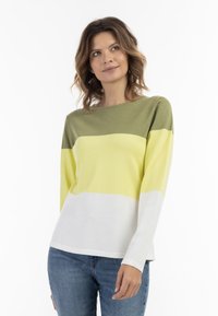 Maglione a maglia con strisce orizzontali verdi, giallo brillante e bianche. Collo a giro e maniche lunghe, realizzato in tessuto morbido e leggero.