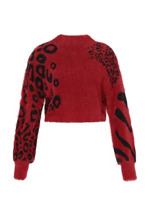 Crveni kratki pulover s pahuljastom teksturom; crni leopardasti i životinjski print na rukavima; okrugli izrez; dugi rukavi.