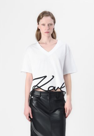 SIGNATURE OVERSIZED V-NECK - Print T-shirt - white