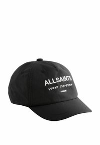 Svart baseballkeps i tyg, med broderad text "ALLSAINTS" och ytterligare tecken. Mjuk textur, böjd skärm, justerbart band.