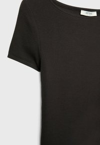 Thumbnail Image 7