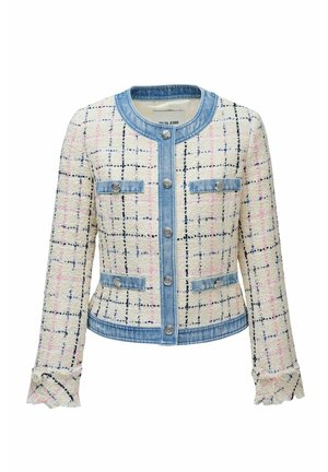 Chaqueta de tweed color crema con ribete de mezclilla azul, botones plateados, cuatro bolsillos delanteros con solapa y escote redondo.