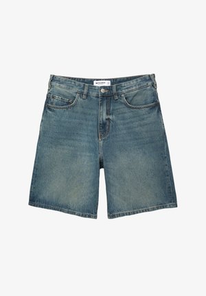 Shorts in denim con una vestibilità blu sbiadita, caratterizzati da un classico design a cinque tasche, passanti per la cintura e una vestibilità dritta con dettagli a bordo grezzo.