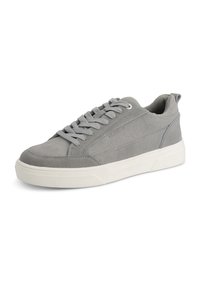 Grijze suède sneaker met een ronde neus, ton-sur-ton veters en een witte rubberen zool. Bevat subtiele stiksels en een logo aan de zijkant.