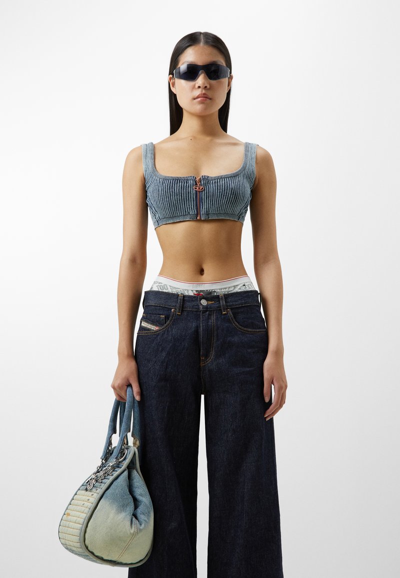 Diesel 1978 DIESEL LIBRARY - Flared Jeans - denim/black denim  