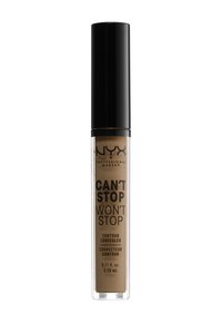 Il correttore contour NYX Can't Stop Won't Stop in un tubo trasparente con un tappo nero. Texture liquida, tonalità marrone medio, 0,11 fl oz, 3,50 mL.