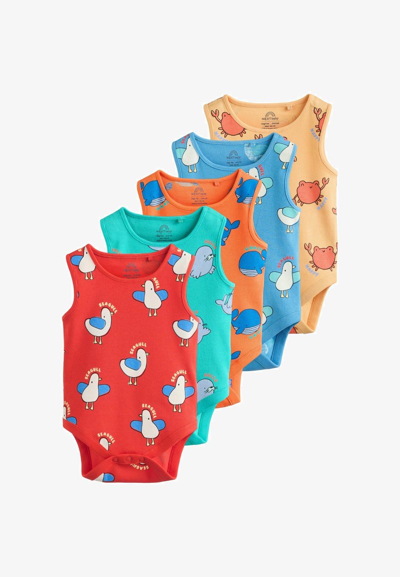 Cinq bodies bébé sans manches en rouge, bleu sarcelle, orange, bleu et beige, chacun avec des imprimés d'animaux marins ludiques comme des mouettes, des baleines et des crabes.
