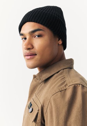 Next Muts - black