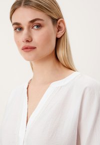 s.Oliver BLACK LABEL Overhemdblouse - cream