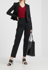 Emporio Armani Trui - red